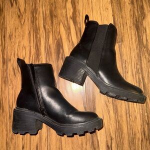 2024 SO KOHLS BLACK VEGAN LEATHER CHELSEA BOOTS SIZE 6